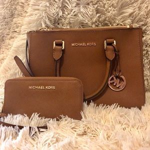 Michael Kors Purse & Wallet Combo